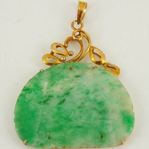 Vintage 14k Yellow Gold Carved Jade Pendant